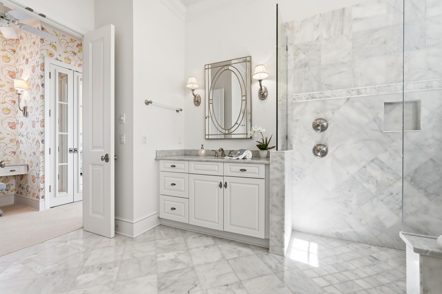 BAY ISLES - Residential