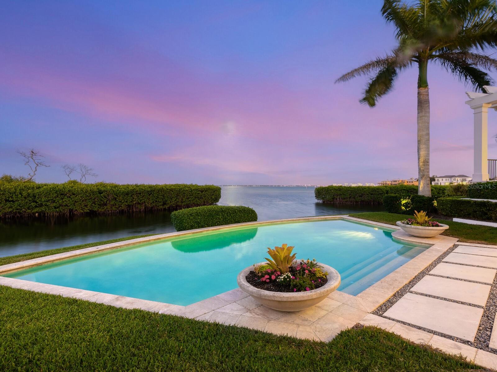 BAY ISLES - Residential