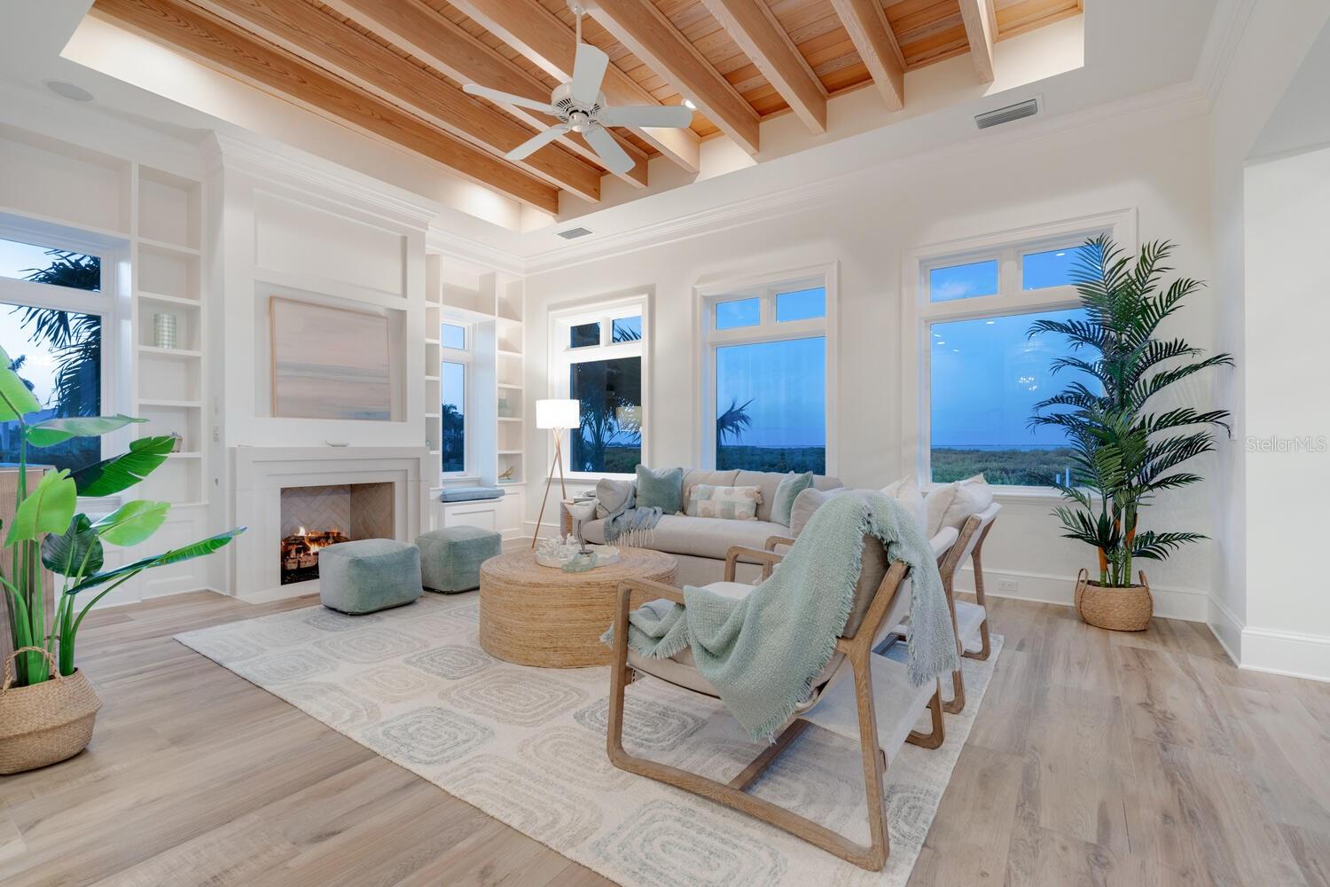 BAY ISLES - Residential