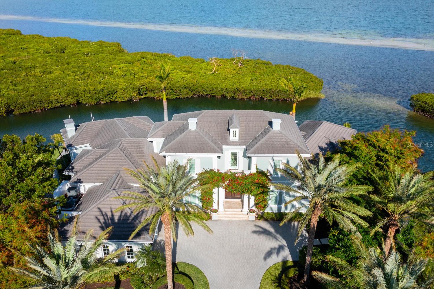 560 HARBOR POINT ROAD