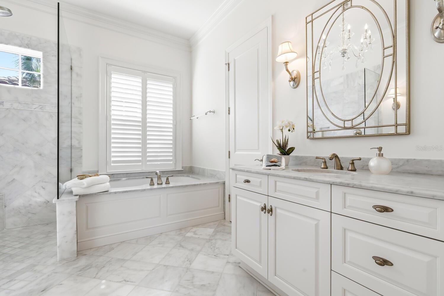 BAY ISLES - Residential