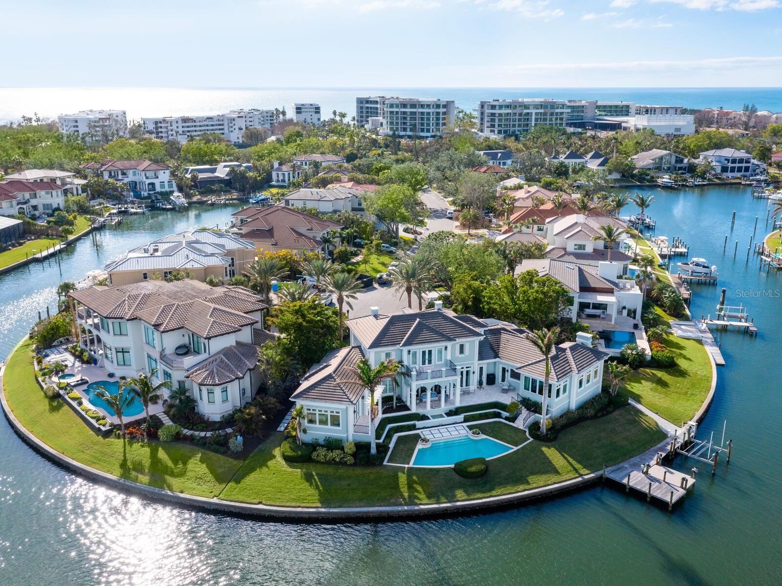 560 HARBOR POINT ROAD