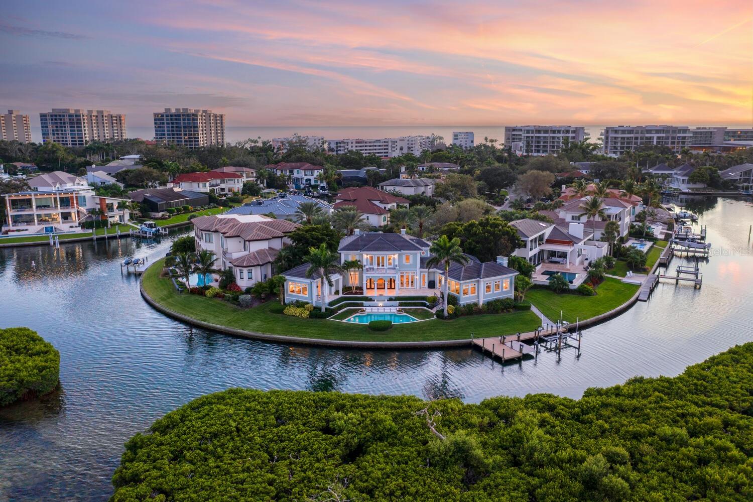 BAY ISLES - Residential