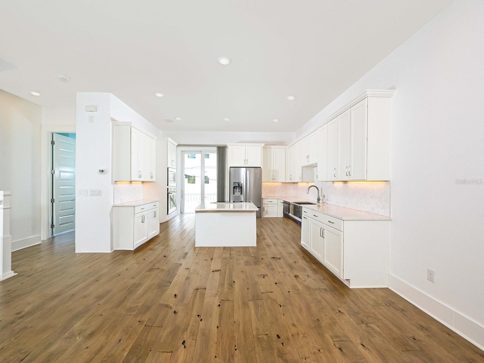 ENCLAVE/LAUREL PARK REP - Residential