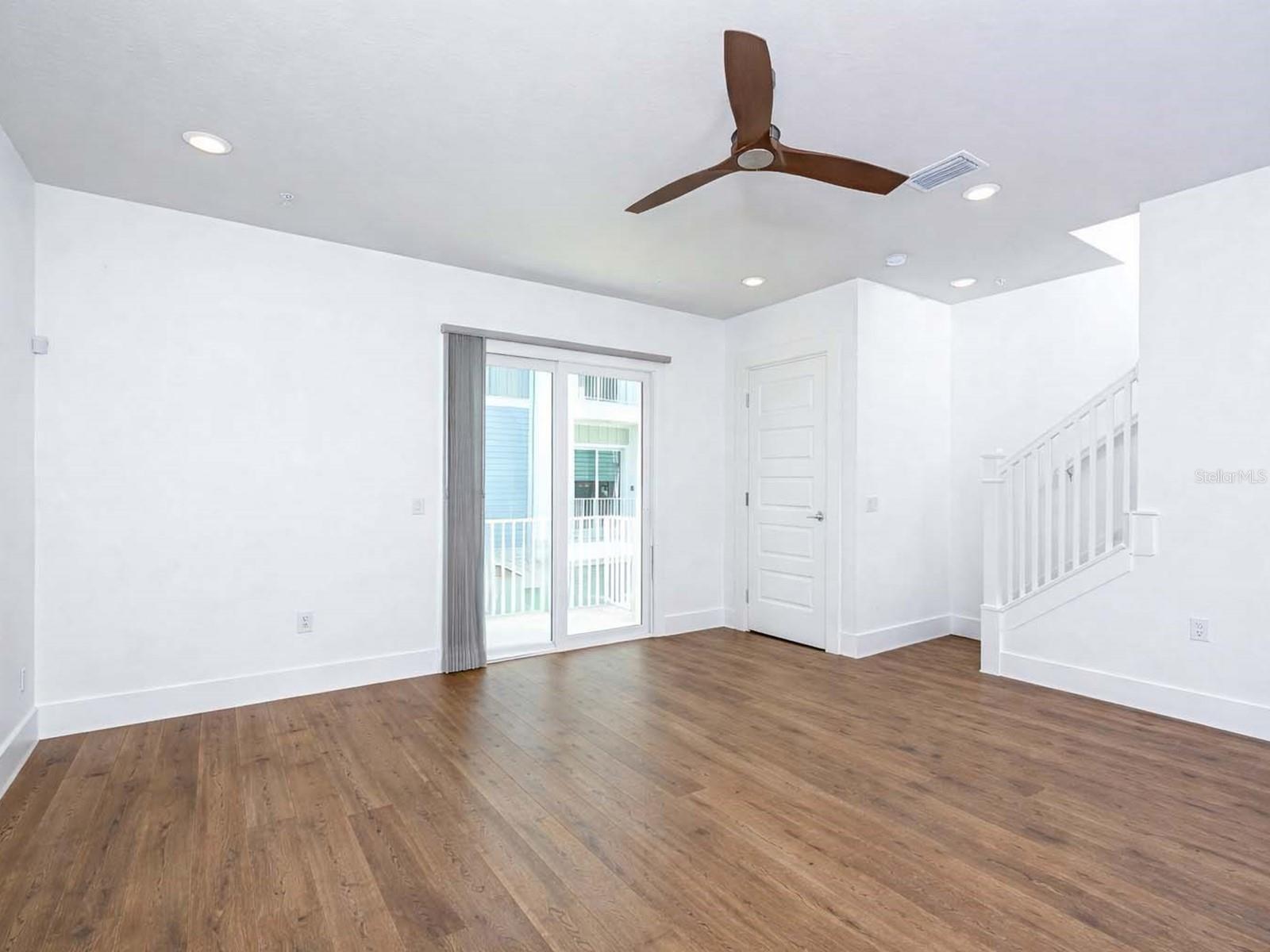 ENCLAVE/LAUREL PARK REP - Residential