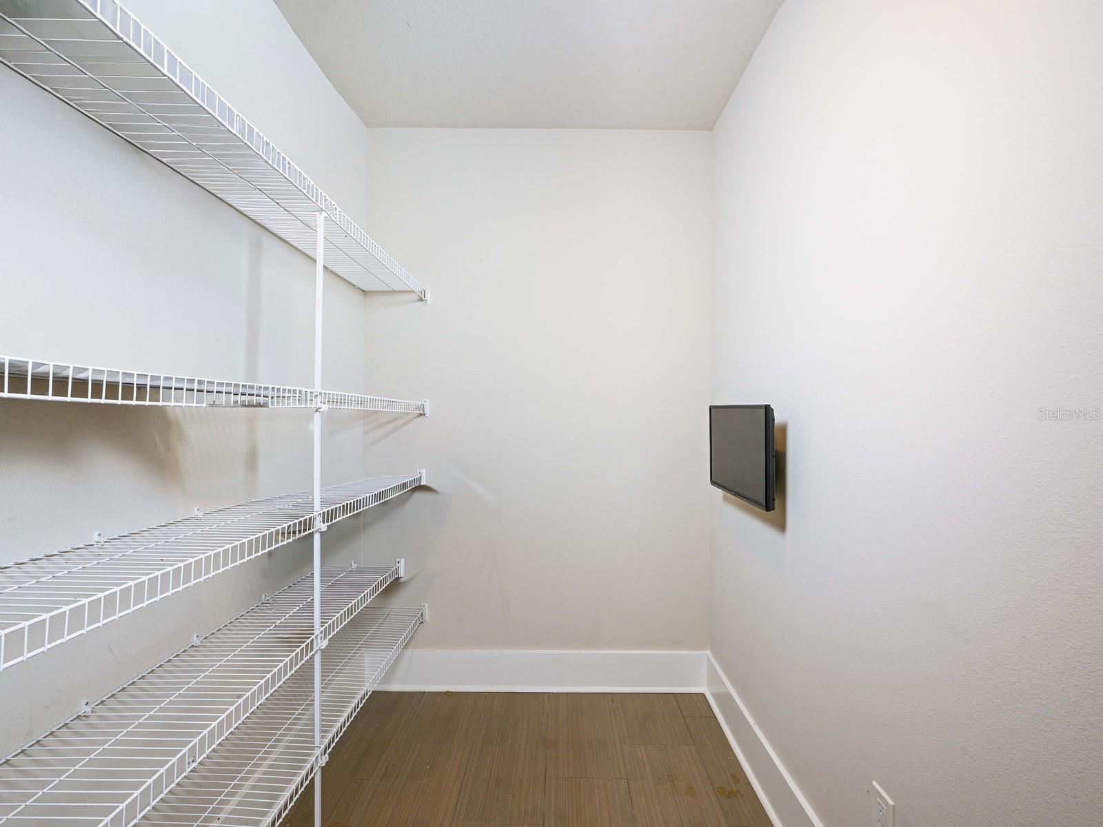 ENCLAVE/LAUREL PARK REP - Residential