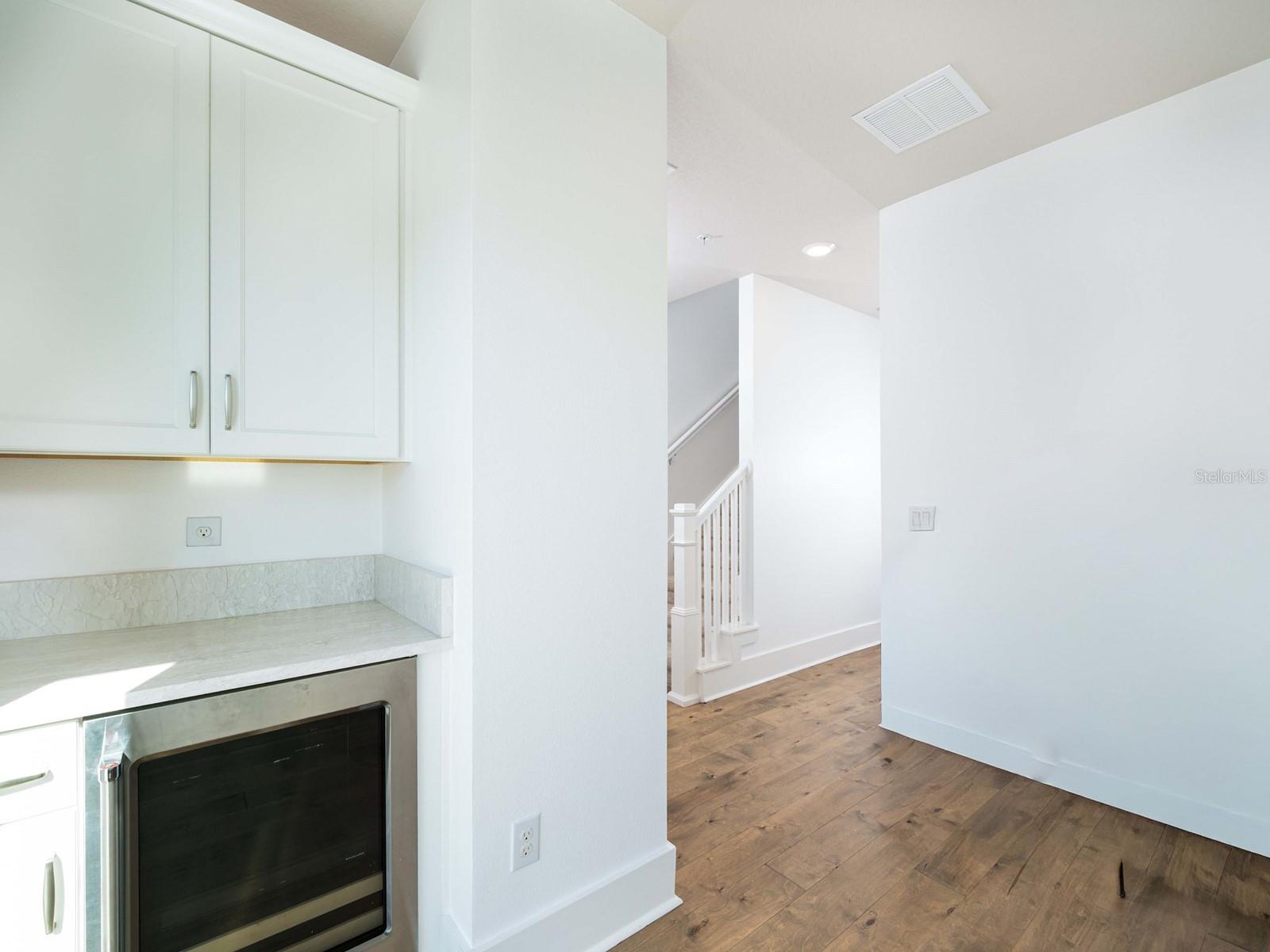 ENCLAVE/LAUREL PARK REP - Residential