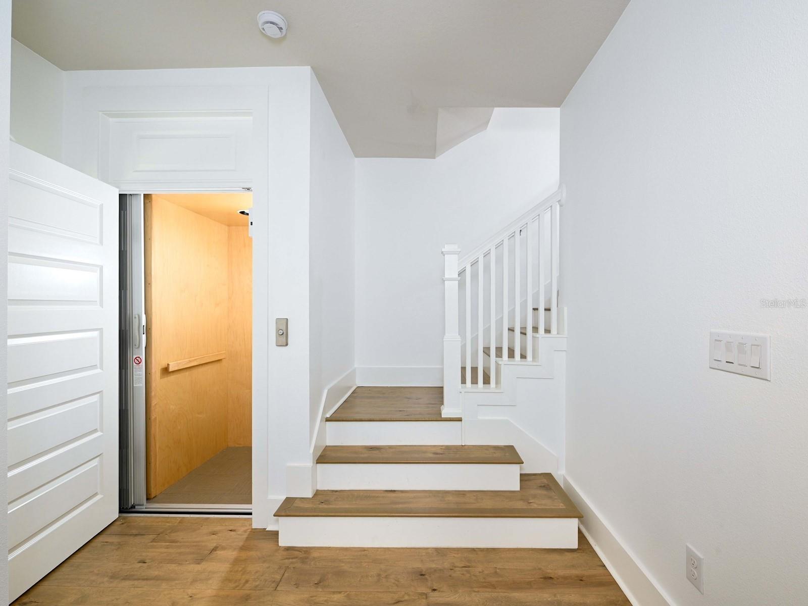 ENCLAVE/LAUREL PARK REP - Residential