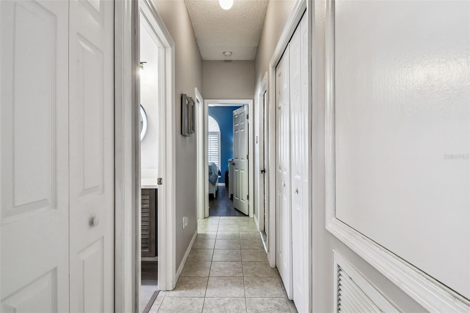 SALEM SQUARE - Residential