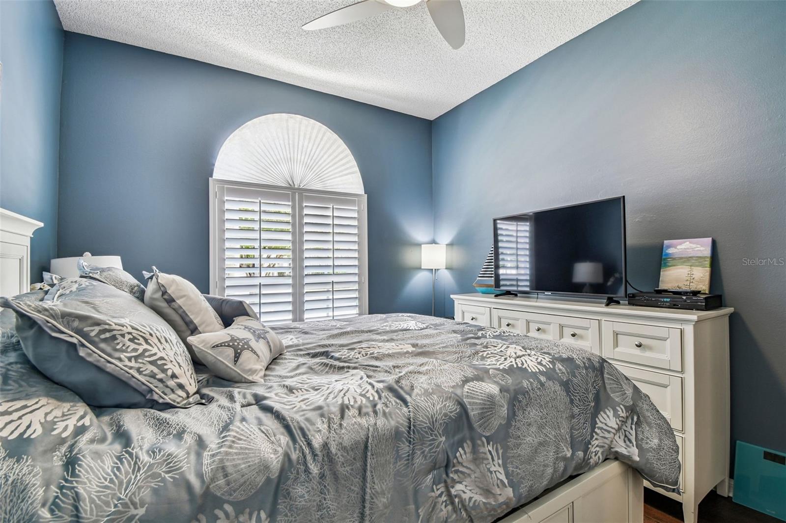 SALEM SQUARE - Residential