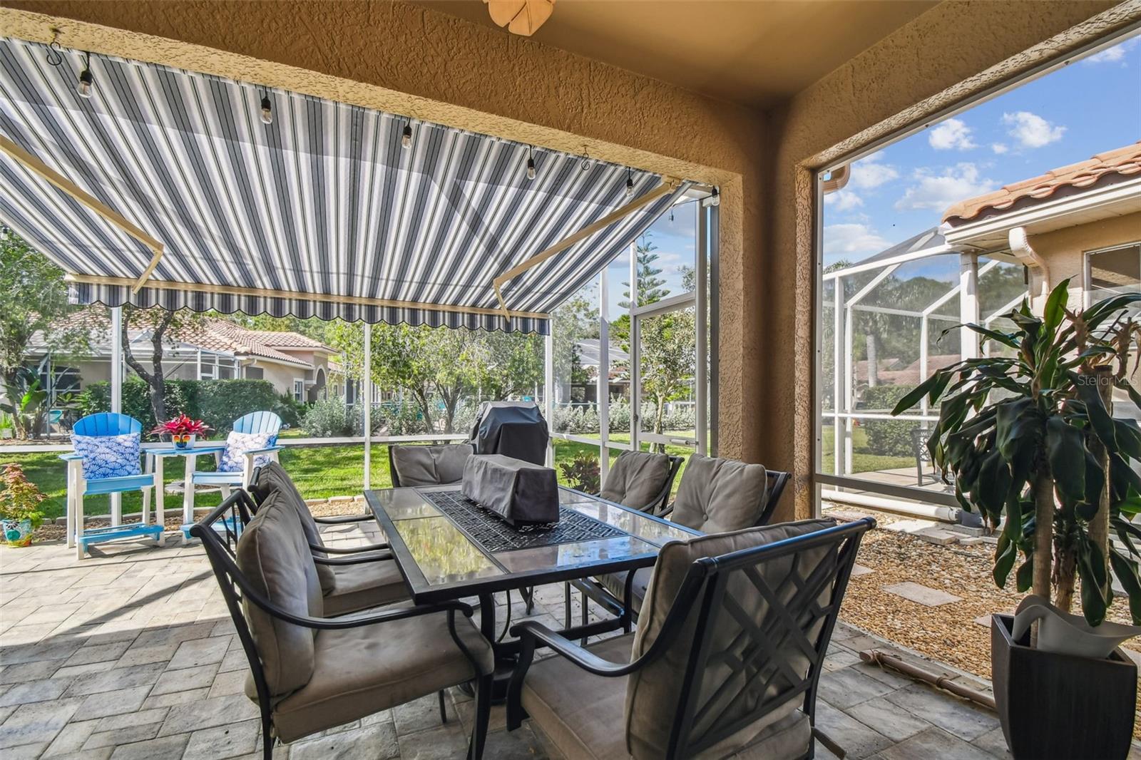 SALEM SQUARE - Residential