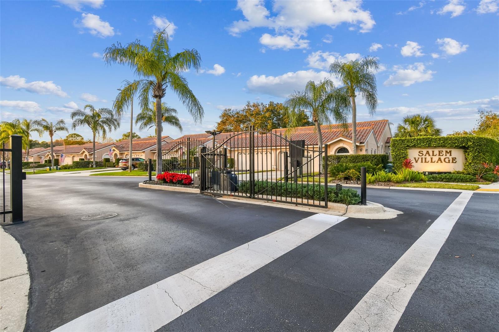 SALEM SQUARE - Residential