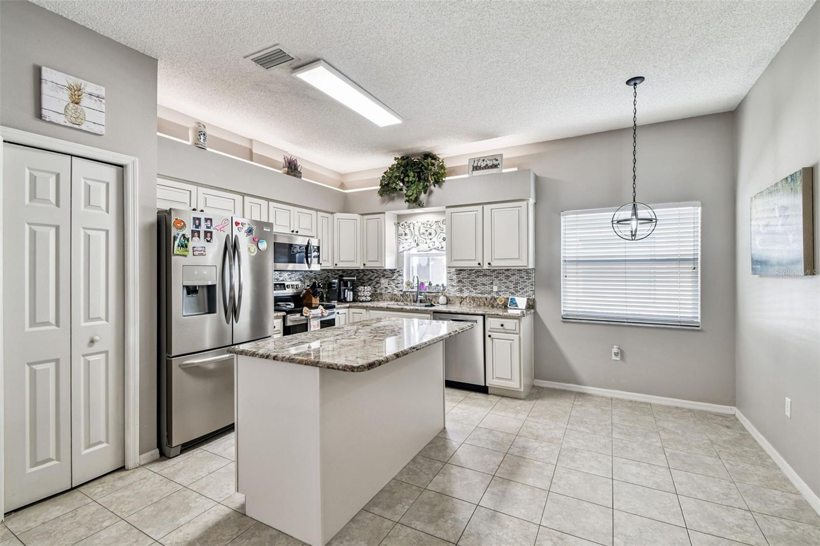 SALEM SQUARE - Residential