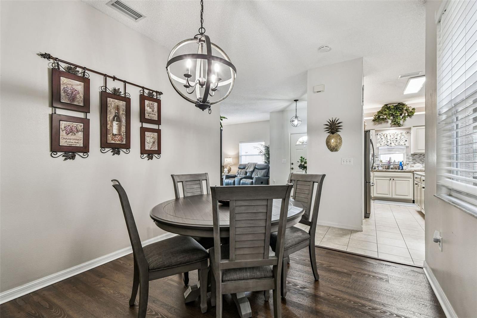 SALEM SQUARE - Residential