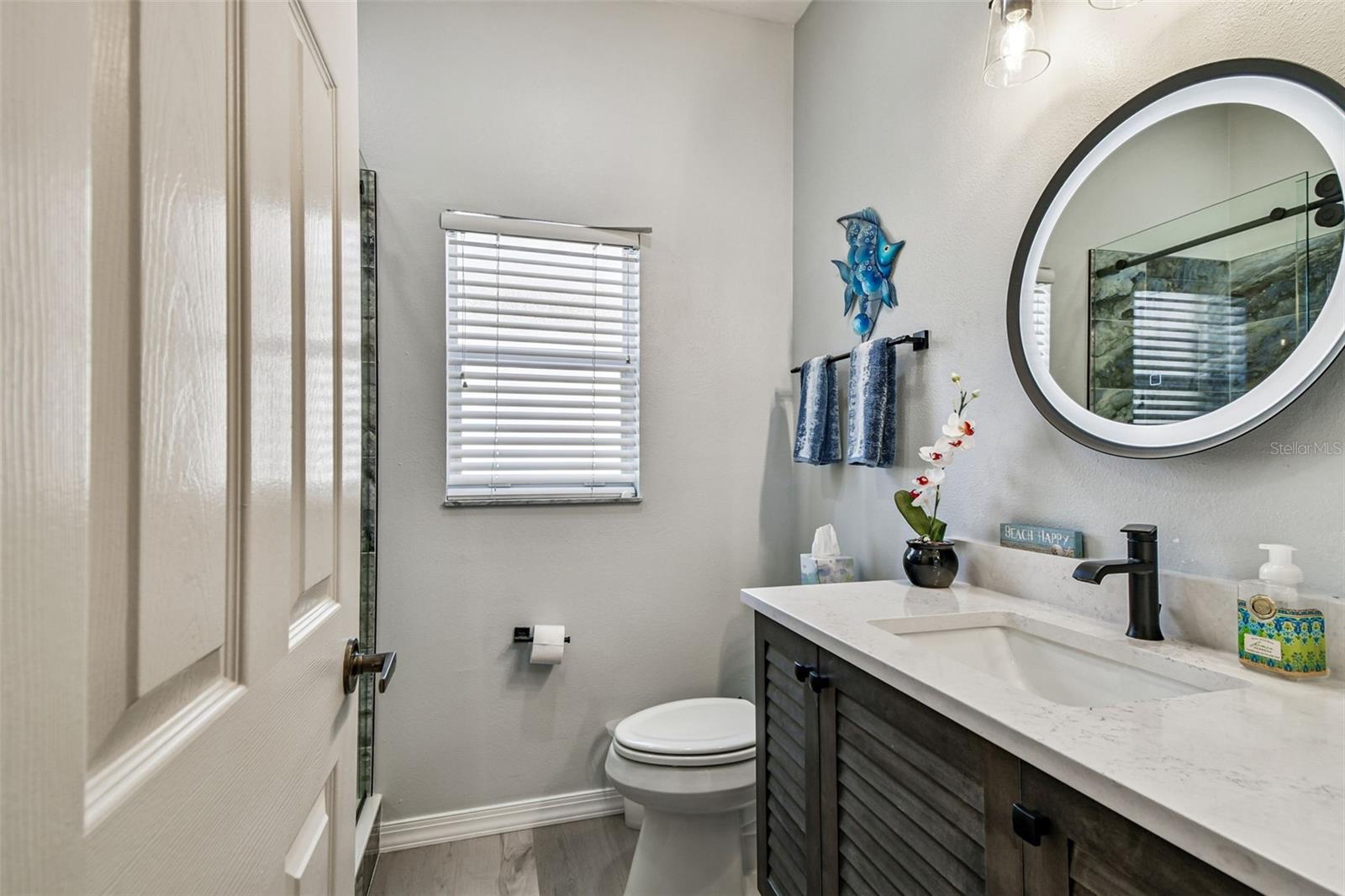 SALEM SQUARE - Residential