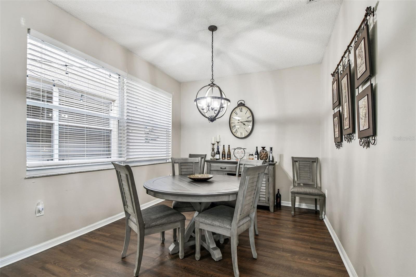 SALEM SQUARE - Residential