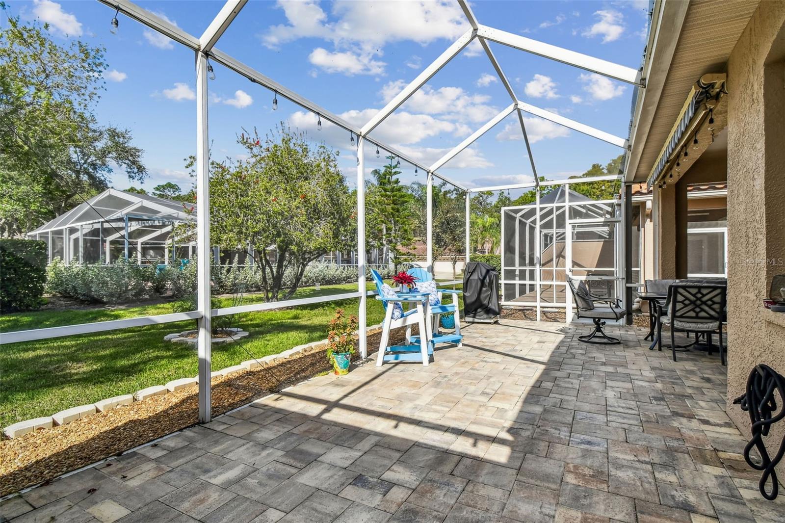 SALEM SQUARE - Residential