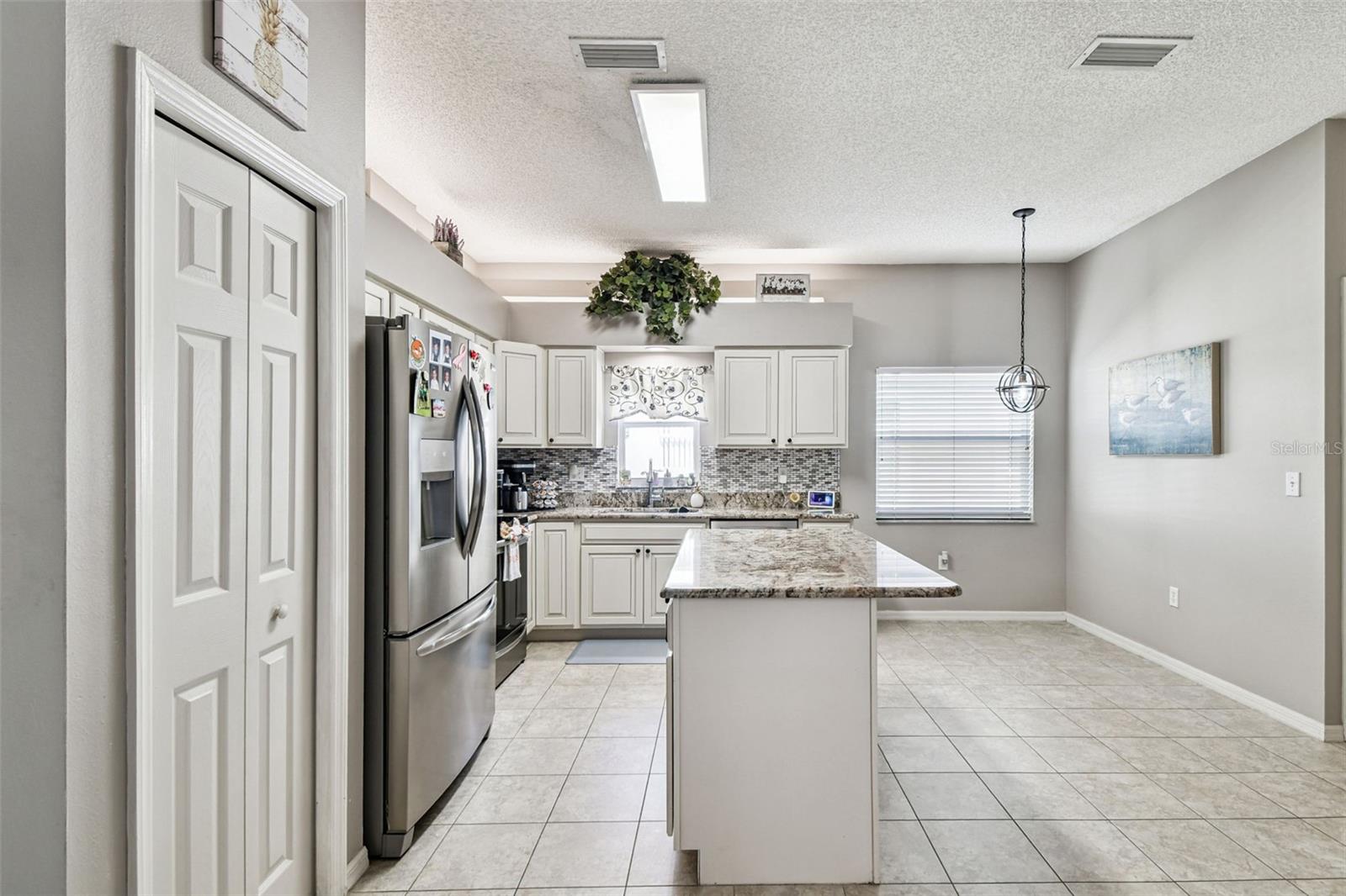 SALEM SQUARE - Residential