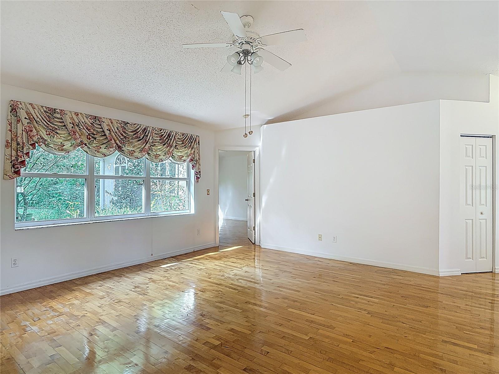 SHERWOOD OAKS DEV - Residential