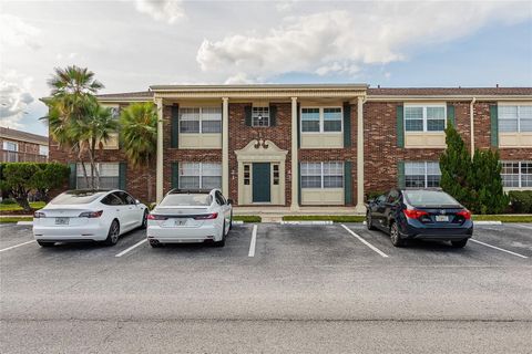 Photo of 1920 E Edgewood Drive #L4, Lakeland, FL 33803 (MLS # L4958464)