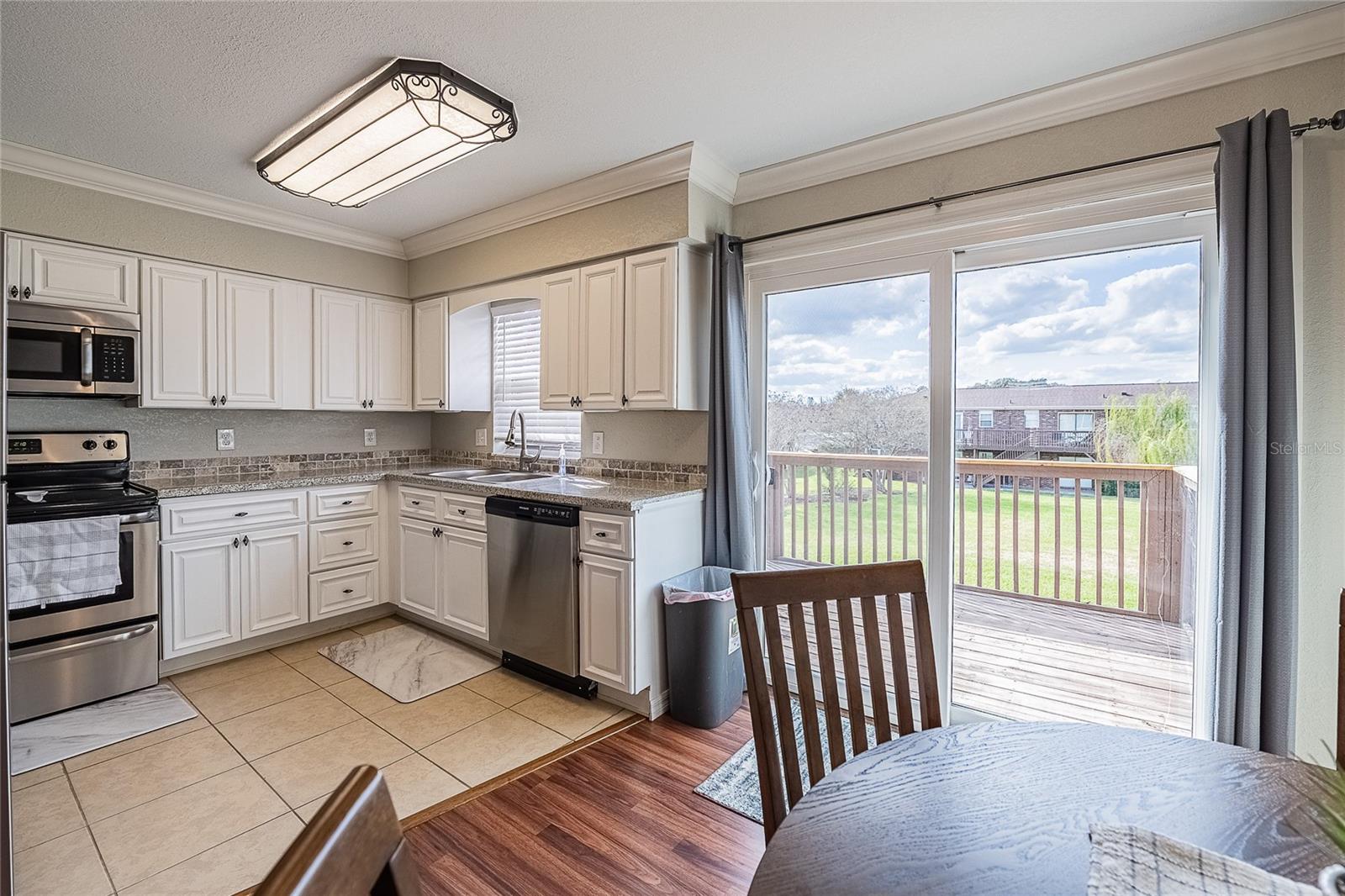 LAKE BENTLEY SHORES CONDO PH 01 - Residential