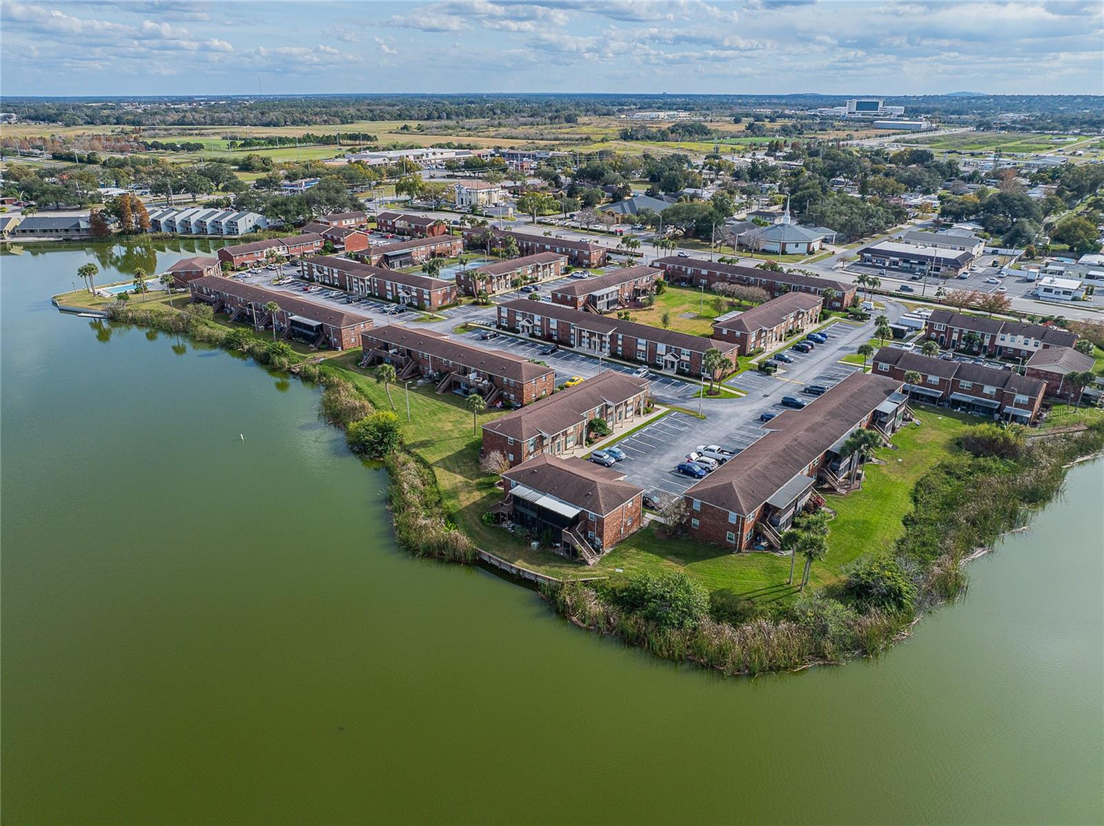 LAKE BENTLEY SHORES CONDO PH 01 - Residential