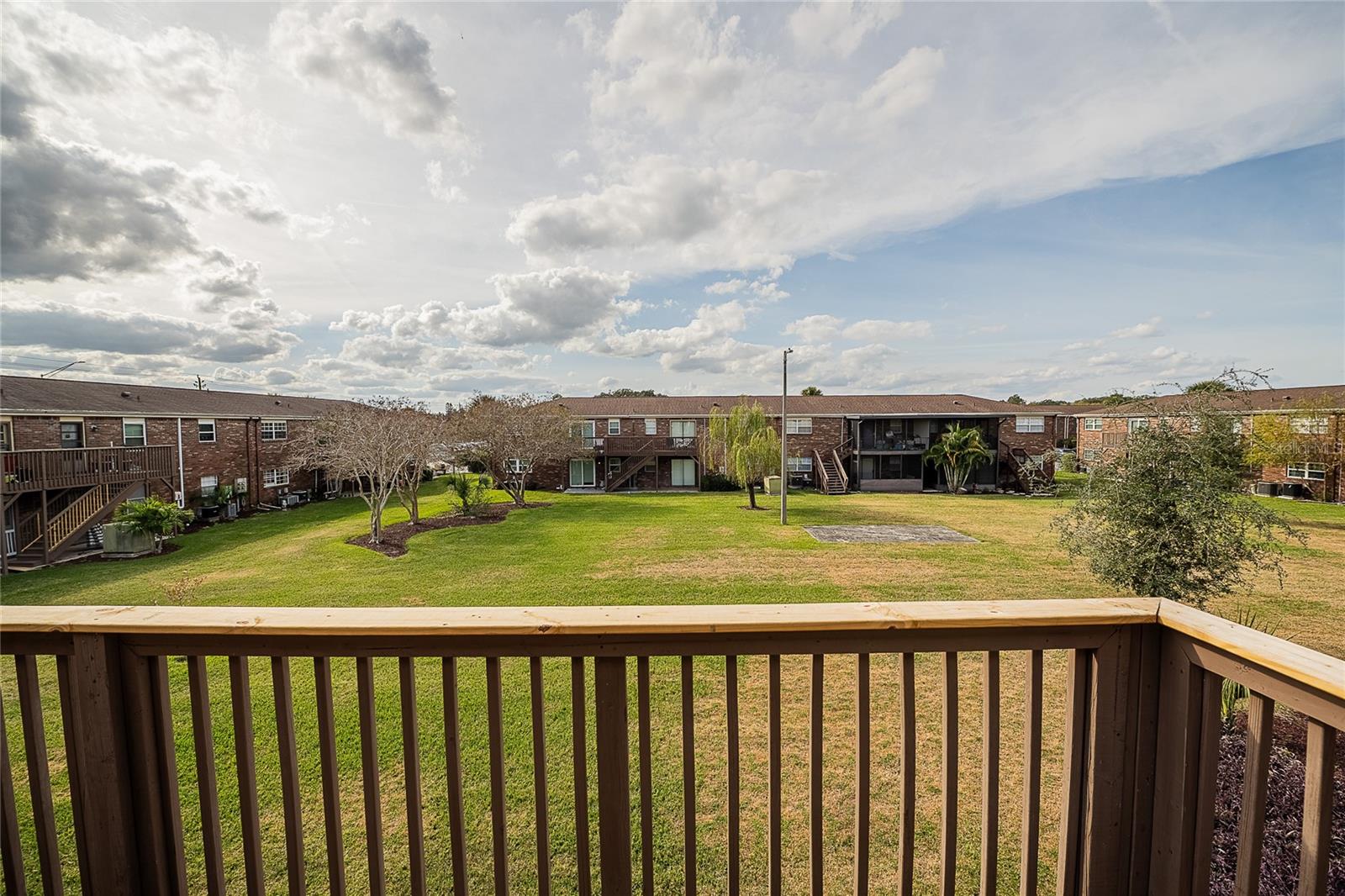 LAKE BENTLEY SHORES CONDO PH 01 - Residential