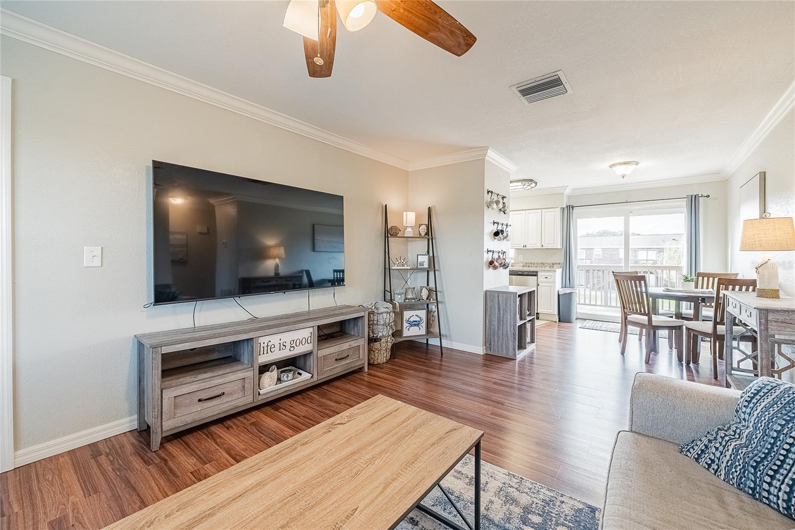 LAKE BENTLEY SHORES CONDO PH 01 - Residential