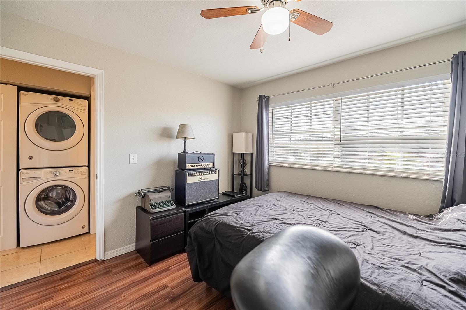 LAKE BENTLEY SHORES CONDO PH 01 - Residential