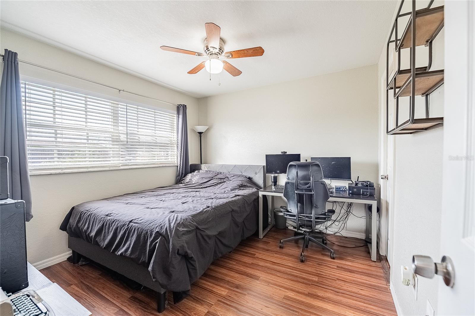 LAKE BENTLEY SHORES CONDO PH 01 - Residential