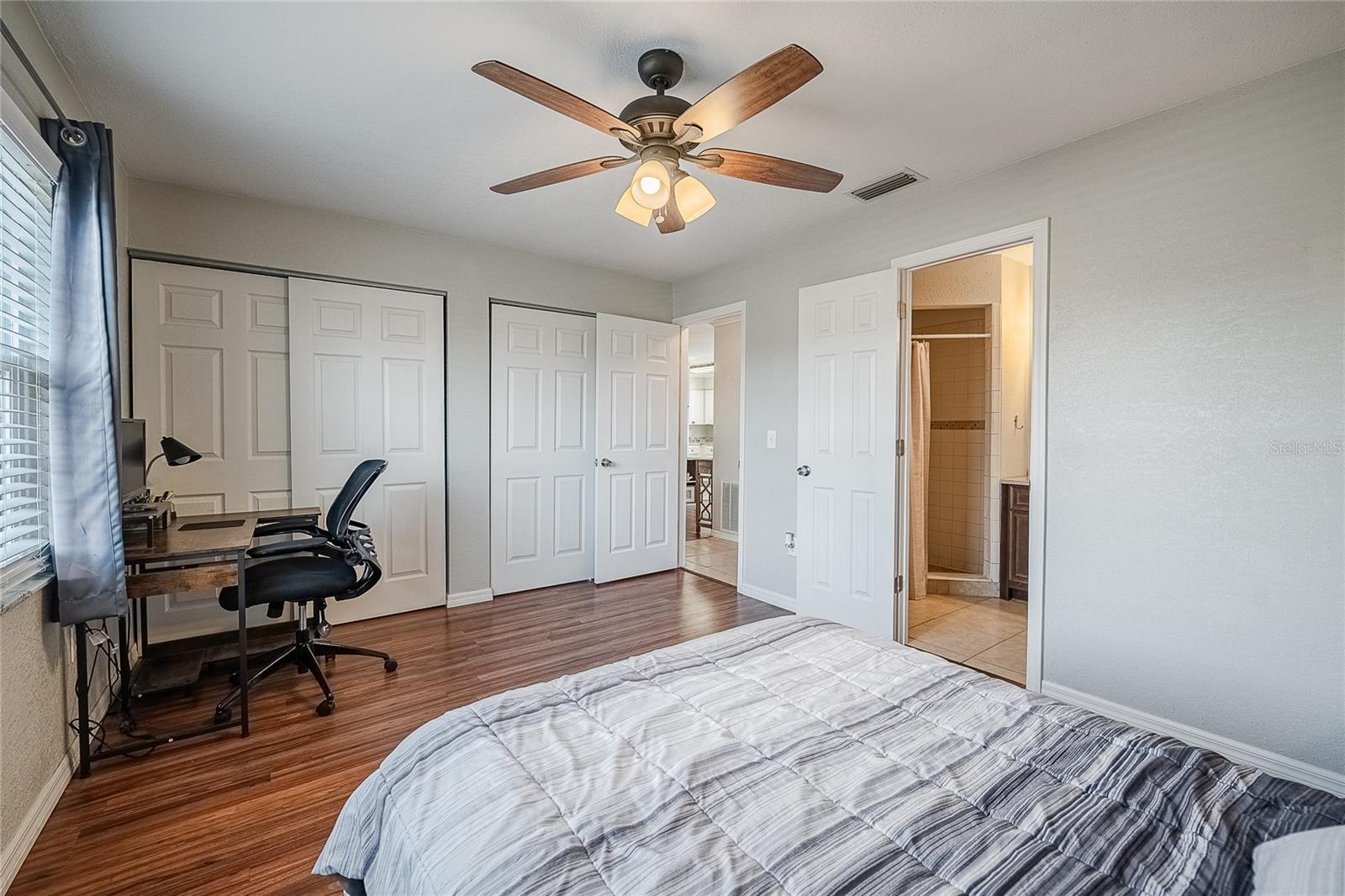 LAKE BENTLEY SHORES CONDO PH 01 - Residential