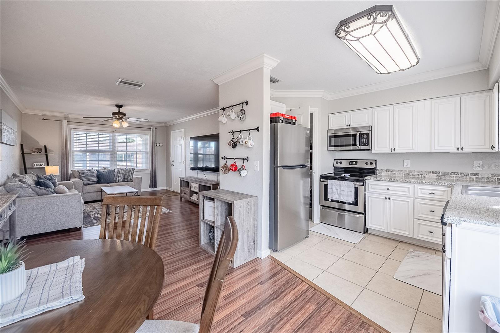 LAKE BENTLEY SHORES CONDO PH 01 - Residential