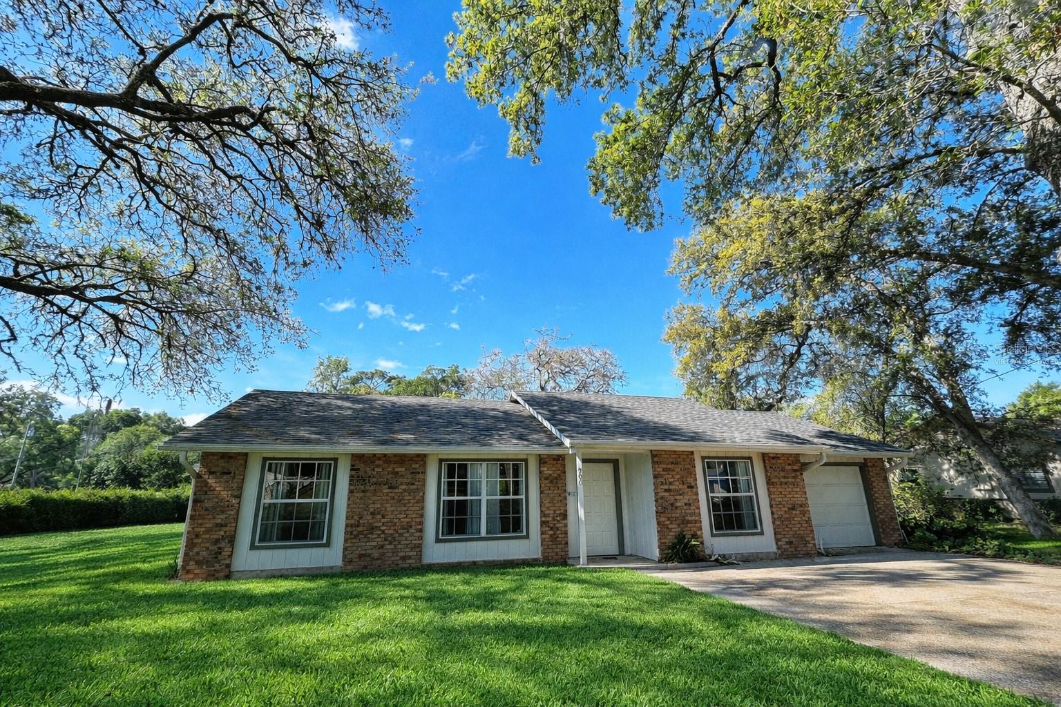 COUNTRY CLUB ESTATES - Residential