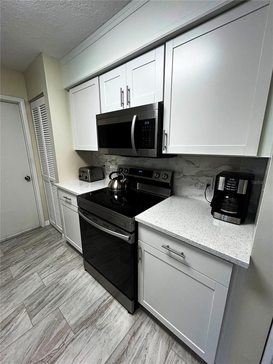 COUNTRY CLUB ESTATES - Residential