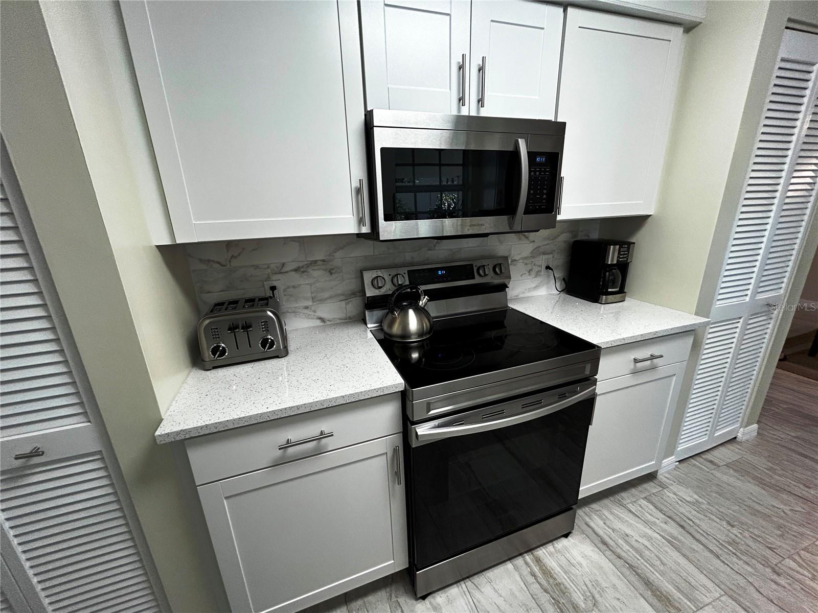 COUNTRY CLUB ESTATES - Residential