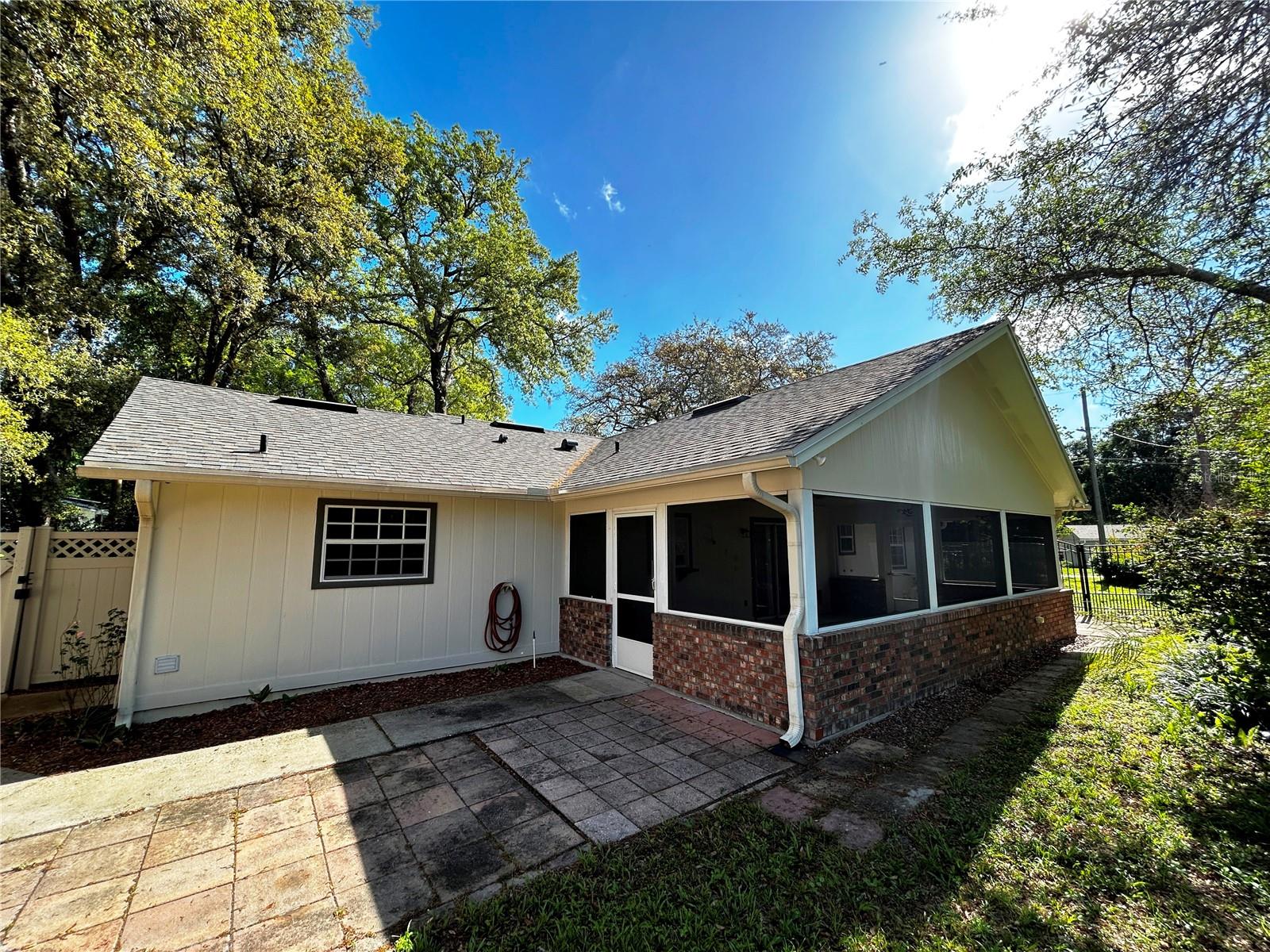 COUNTRY CLUB ESTATES - Residential