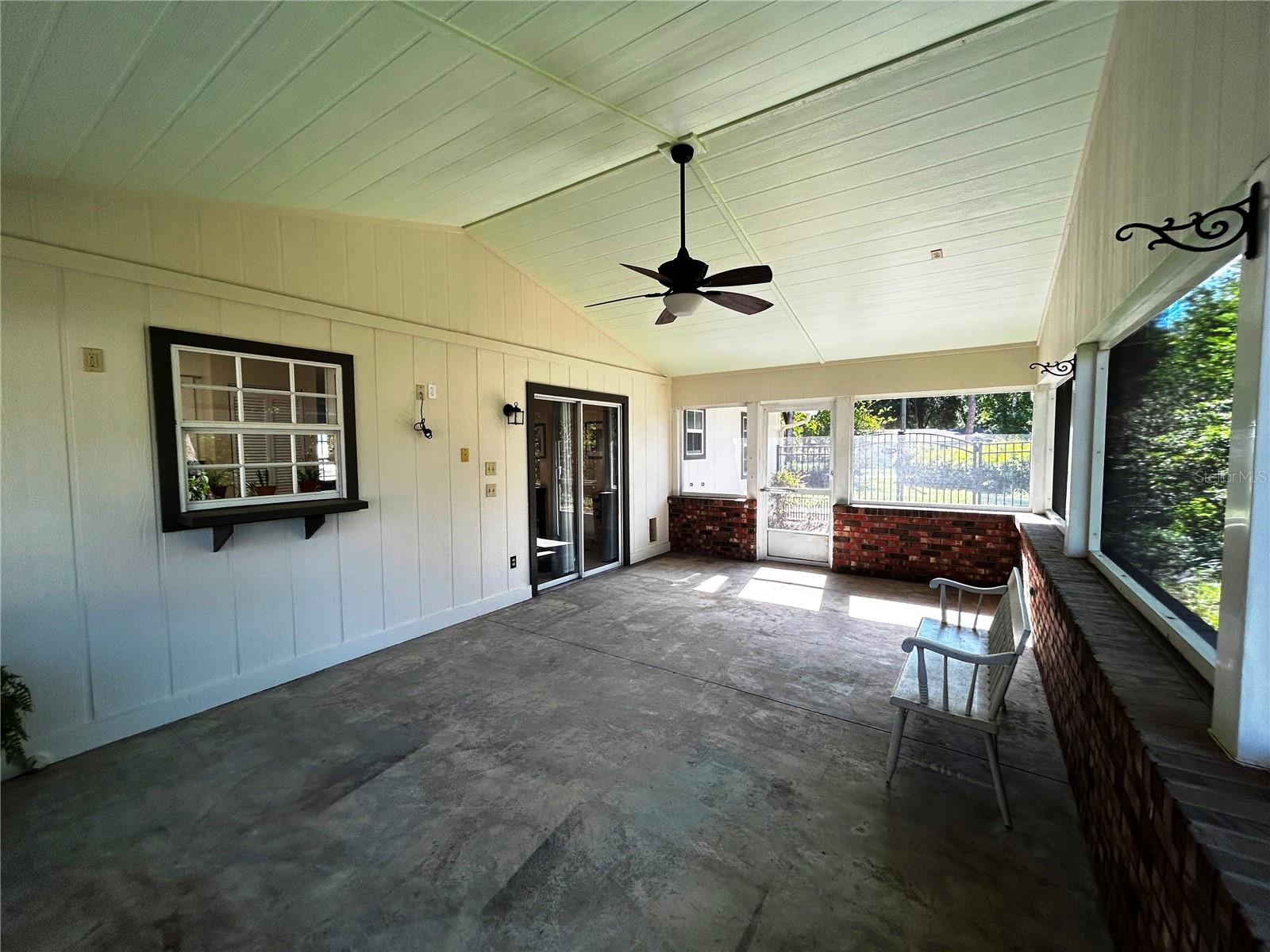 COUNTRY CLUB ESTATES - Residential