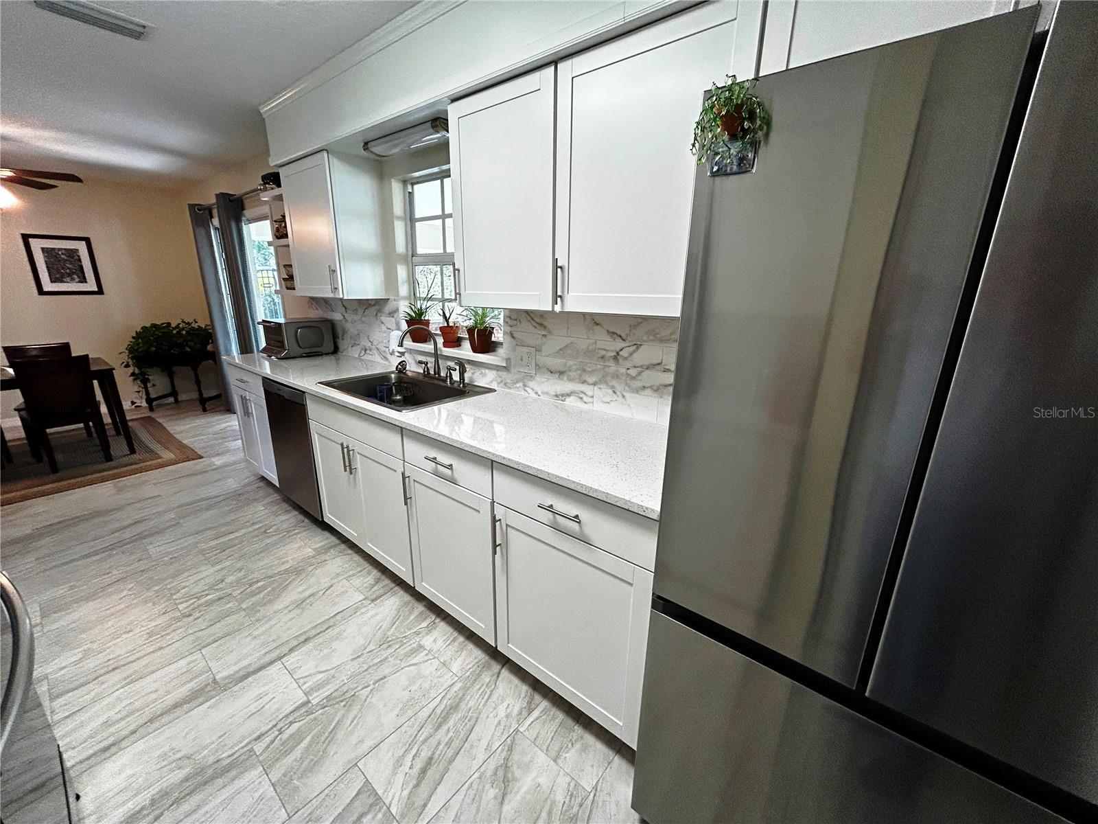 COUNTRY CLUB ESTATES - Residential