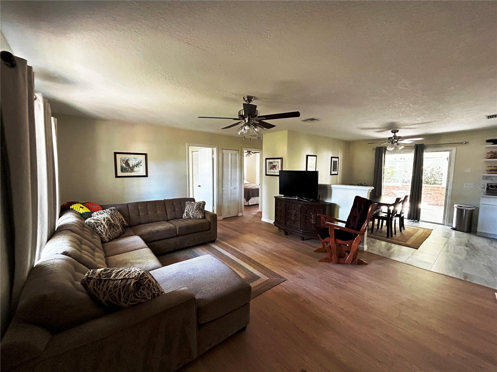 COUNTRY CLUB ESTATES - Residential