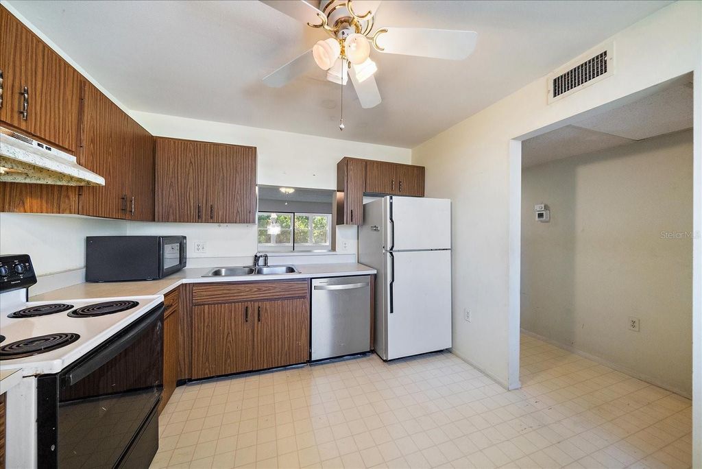 Photo of 182 Pineneedle Drive, Bradenton, FL 34210 (MLS # A4667382)