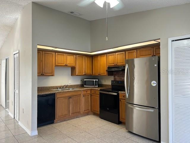 ROYAL MANOR VILLAS - Residential