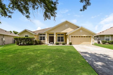 Photo of 2091 Fawn Meadow Circle, Saint Cloud, FL 34772 (MLS # TB8508943)