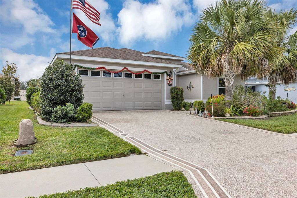 Photo of 26641 Otter Creek Lane, Leesburg, FL 34748 (MLS # G5105804)