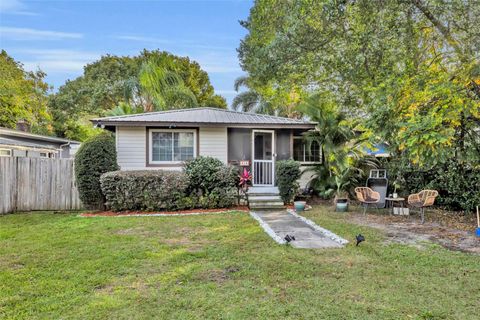 Photo of 414 E Muriel Street, Orlando, FL 32806 (MLS # O6373499)