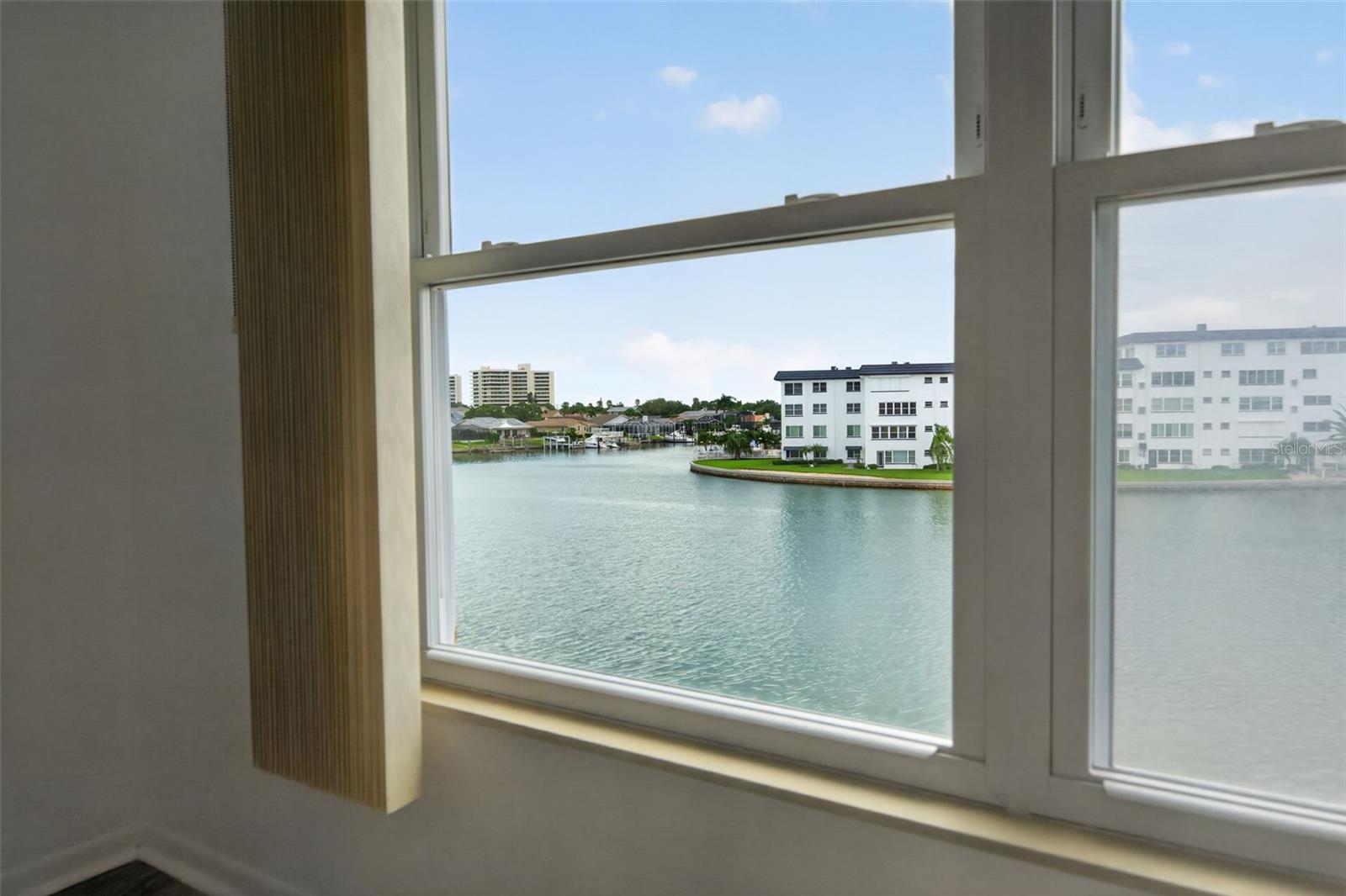 6025 SHORE BOULEVARD S 304