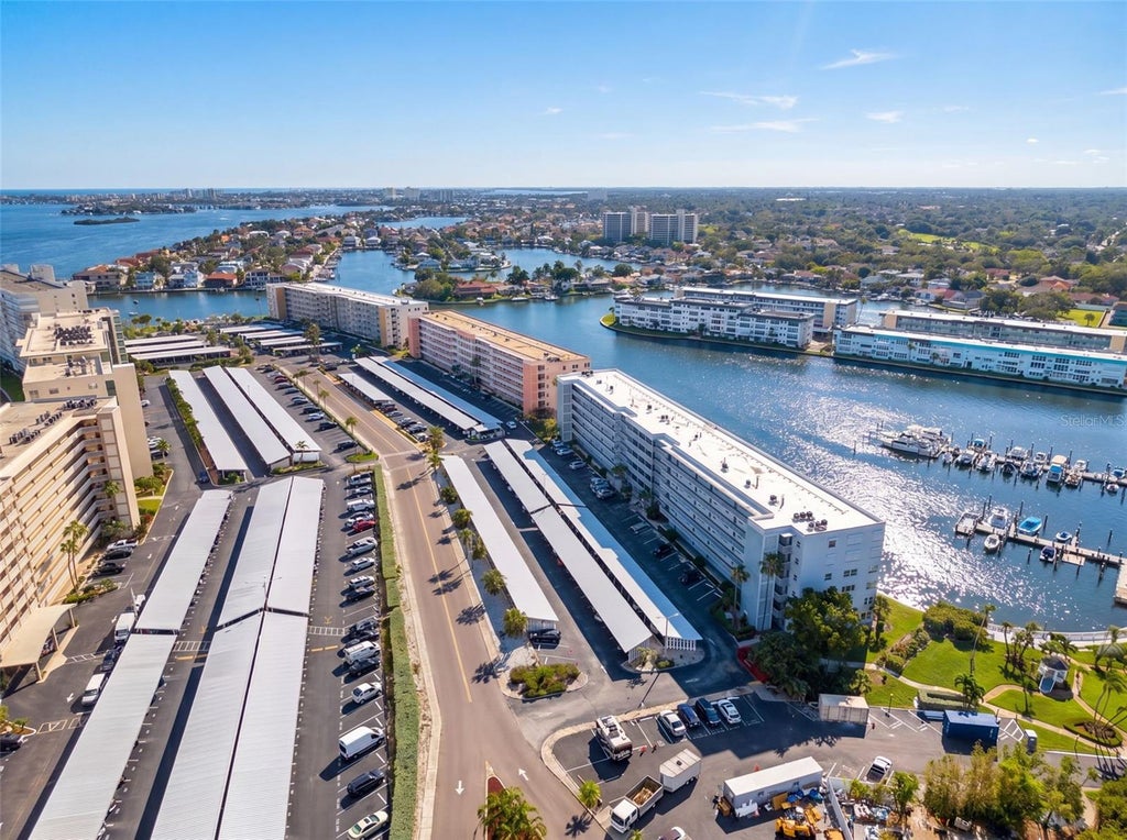 Photo of 6025 Shore Boulevard S #304, Gulfport, FL 33707 (MLS # TB8549108)