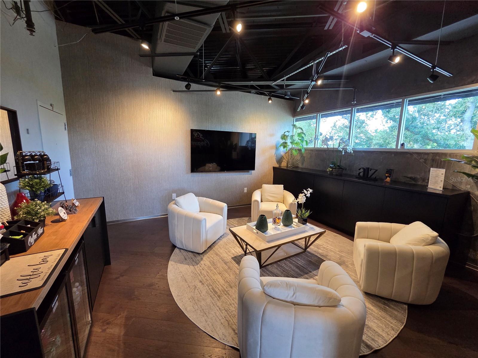7802 KINGSPOINTE PARKWAY 202