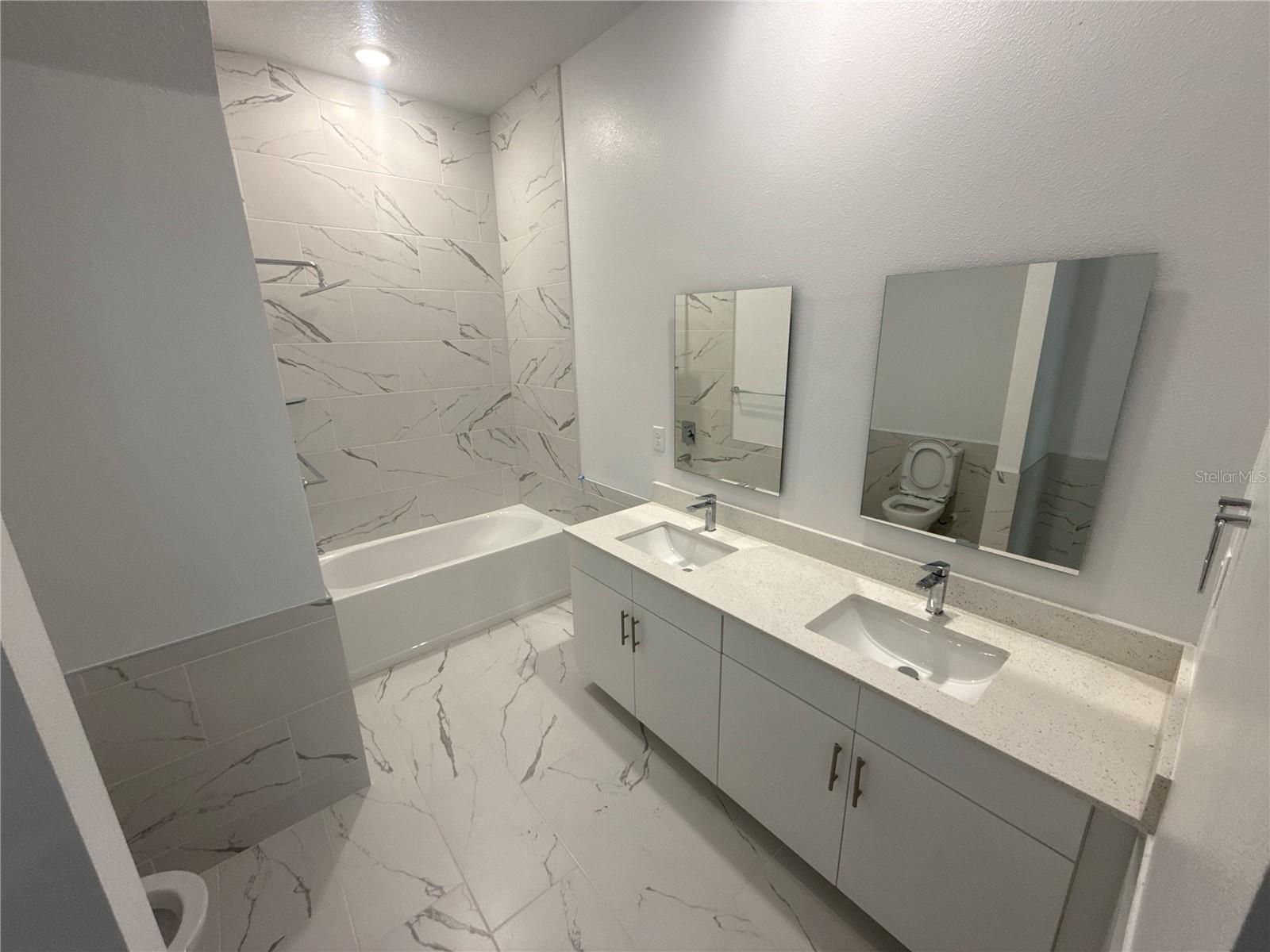 THE AZUR RESORT - Residential Lease