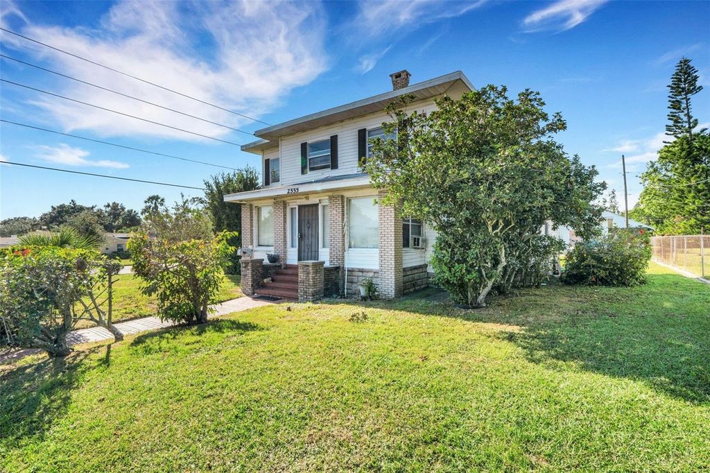 Photo of 2555 Queen St S, St Petersburg, FL 33712 (MLS # TB8450409)