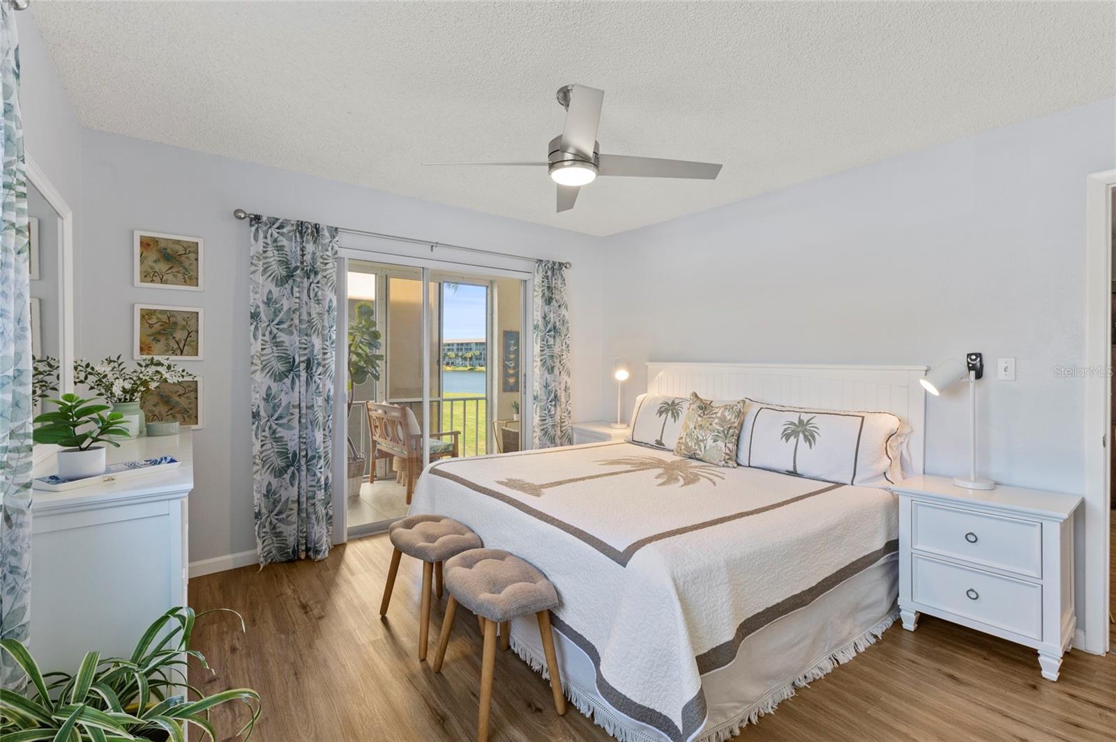 BAYSHORE ON THE LAKE APTS SEC 3 - Residential